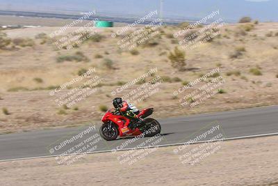 media/Apr-20-2025-AHRMA (Sun) [[393a79c373]]/Race/Group 11 early race/Turn 4b/